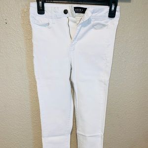Comfy white jeans!